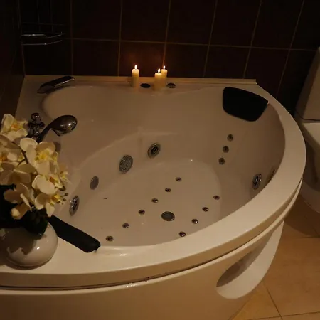 Daily At Liberty Square With Jacuzzi And Free Parking Lejlighed *